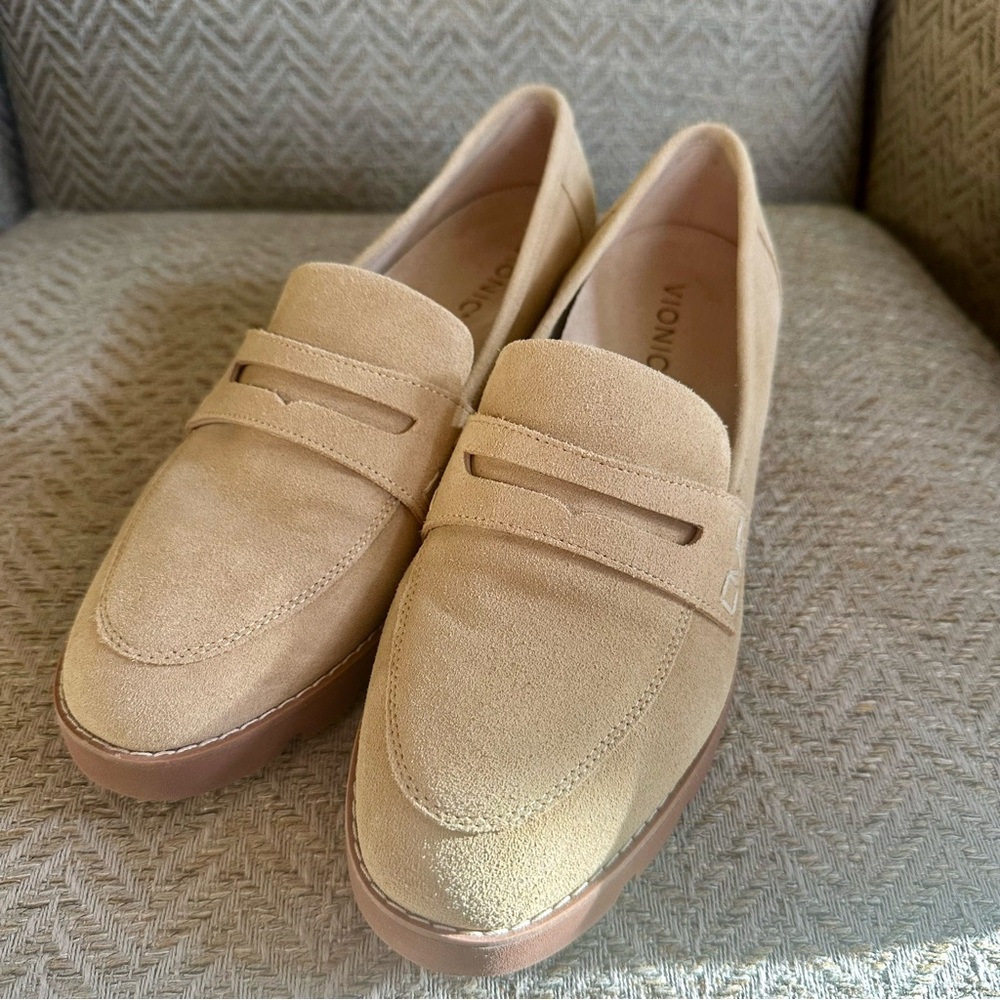 Vionic Cheryl II Lug Penny Loafer, Sand Suede - Picture 6 of 8